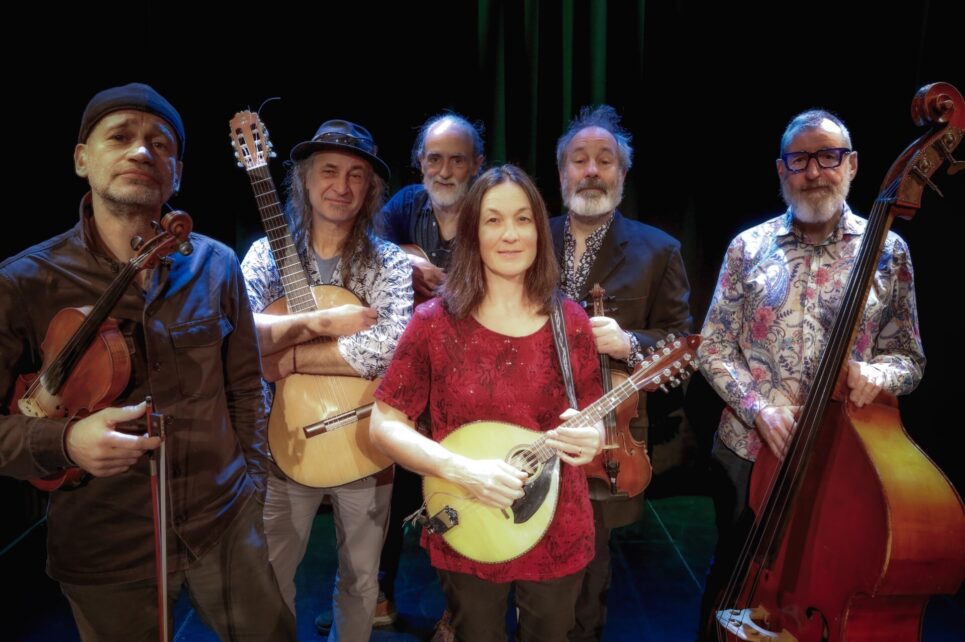 A photograph of the folk orchestra NoCrows.