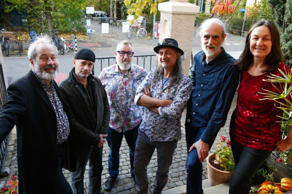 No Crows band posing for a picture